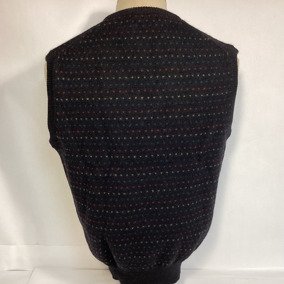 Vintage Worsted Wool Mens Sweater Vest size large made by Carriage Trade Macau - Picture 4 of 8